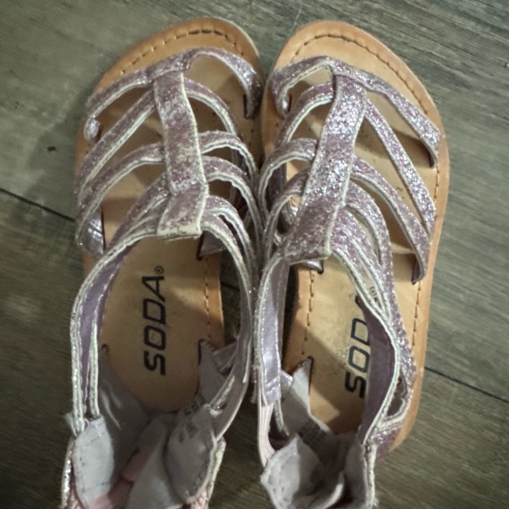 Soda Girls' Glitter Strappy Sandals in Pink